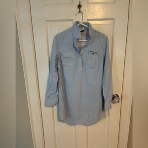 Vineyard Vines Seersucker Harbor cover-up tunic in excellent preowned condition
